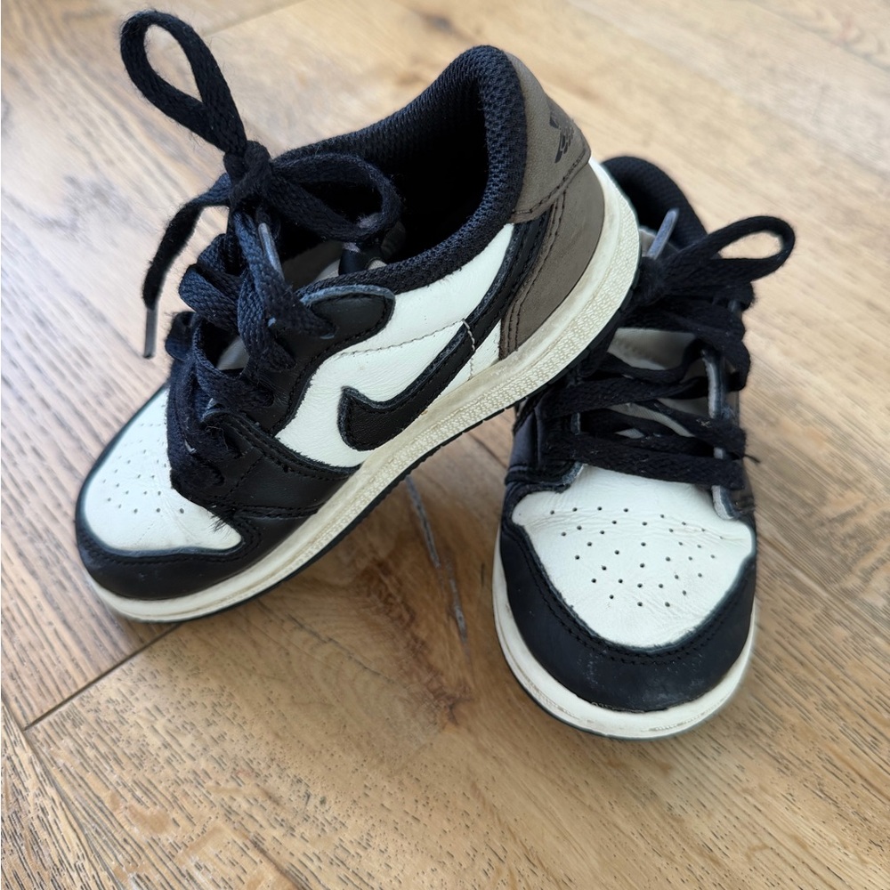 Nike Air Jordan Toddler Sneakers – Black/White (Size 8C)